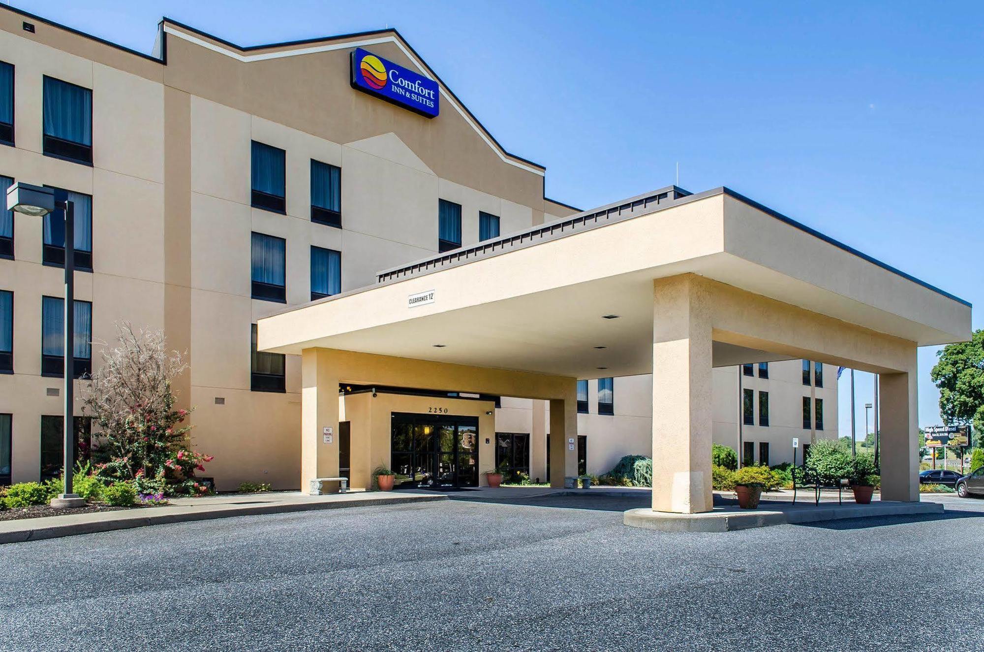 Comfort Inn & Suites York Exterior foto